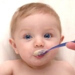 O que o bebê menor de 1 ano não deve comer