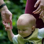 Como estimular o bebê a andar