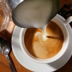 Com quantos meses o bebê pode tomar café?