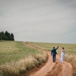 Pré-wedding no campo: 40 Fotos e ideias para um ensaio criativo